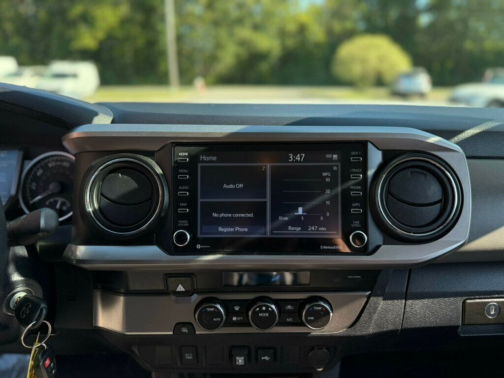 2022 Toyota Tacoma SR5 photo 16