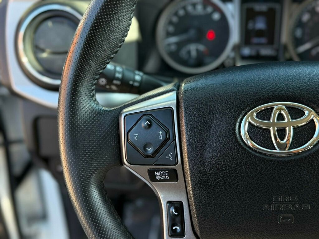 2022 Toyota Tacoma SR5 photo 17