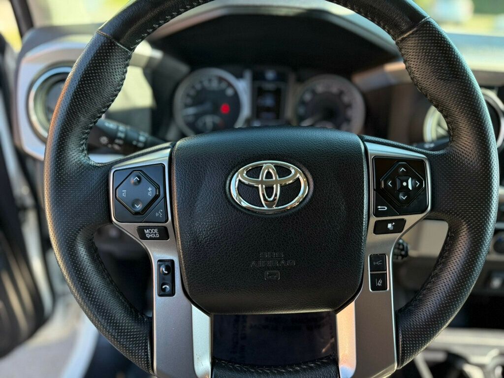 2022 Toyota Tacoma SR5 photo 18