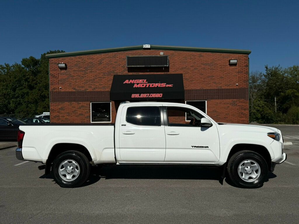 2022 Toyota Tacoma SR5 photo 2