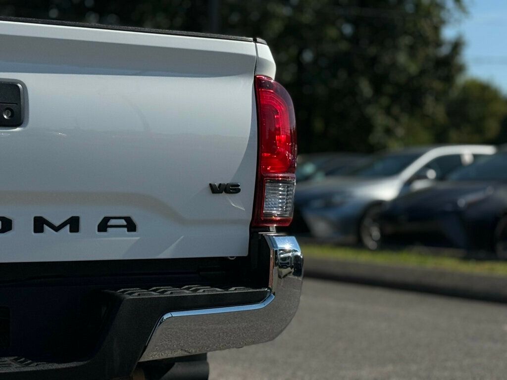 2022 Toyota Tacoma SR5 photo 6