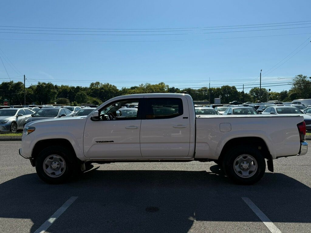 2022 Toyota Tacoma SR5 photo 8