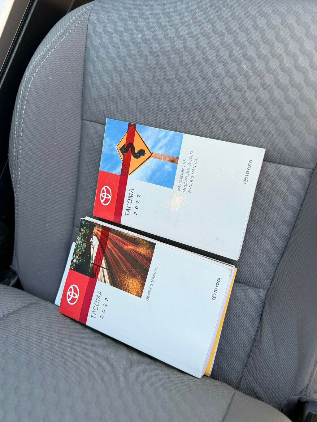 2022 Toyota Tacoma 2WD SR5 Double Cab 6' Bed V6 Automatic - 22988249 - 25