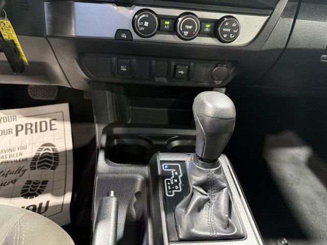 2022 Toyota Tacoma SR Access Cab photo 13