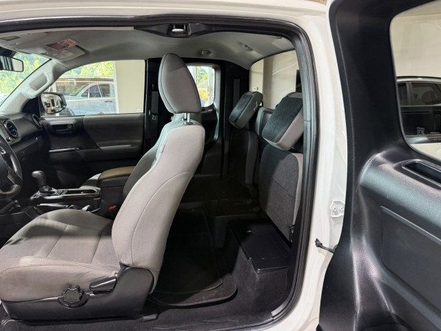 2022 Toyota Tacoma SR Access Cab photo 14