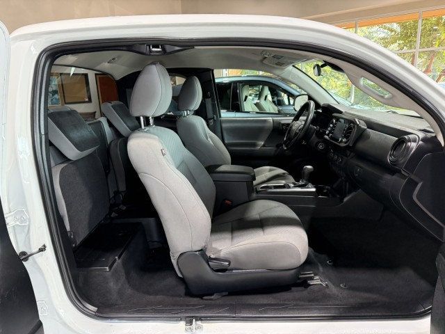 2022 Toyota Tacoma SR Access Cab photo 16