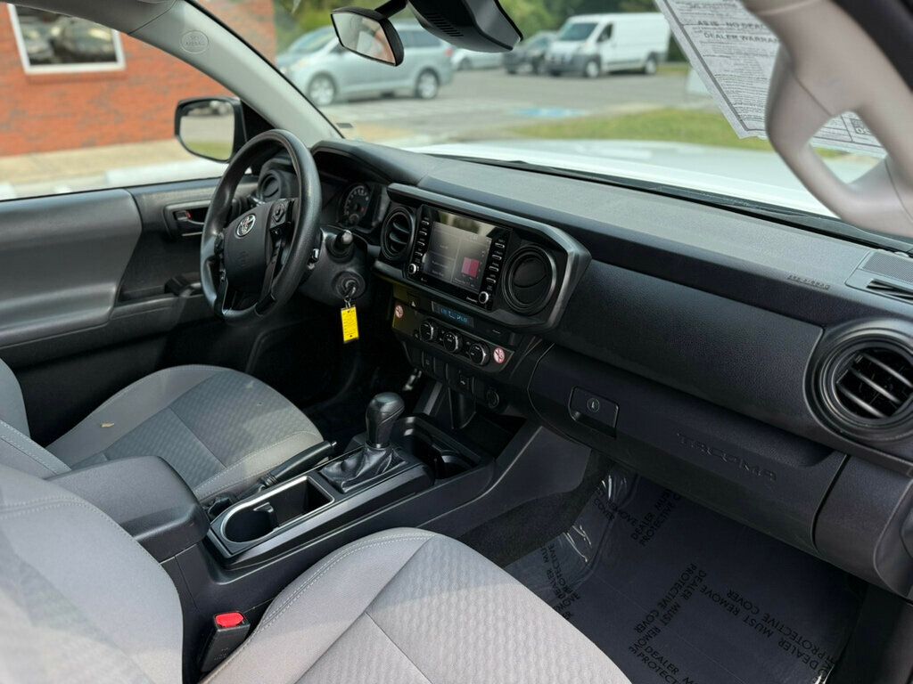 2022 Toyota Tacoma SR Access Cab V6 photo 12