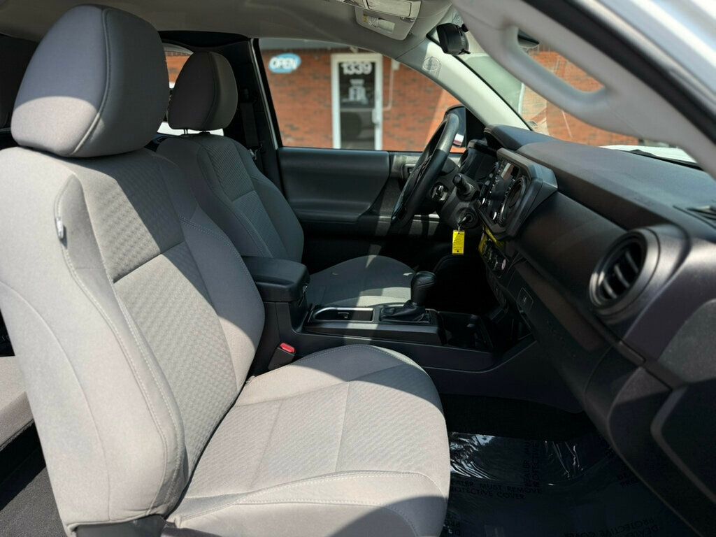 2022 Toyota Tacoma SR Access Cab V6 photo 15
