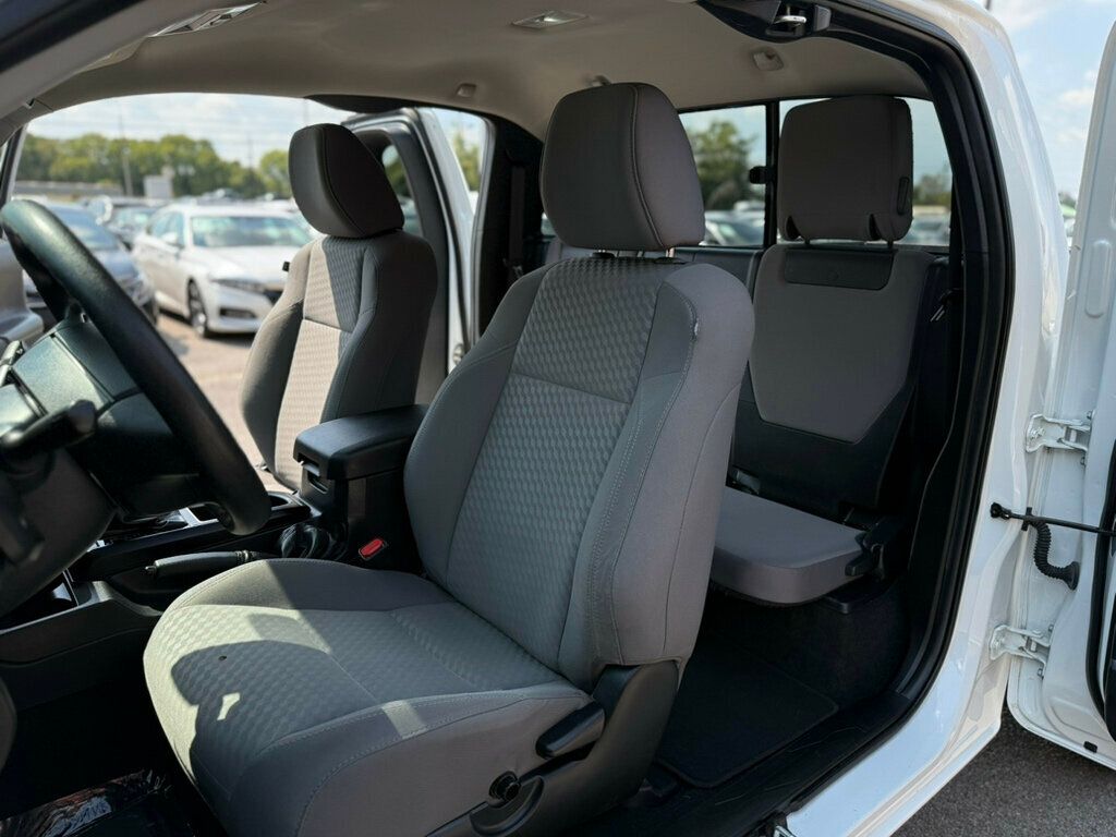 2022 Toyota Tacoma SR Access Cab V6 photo 19