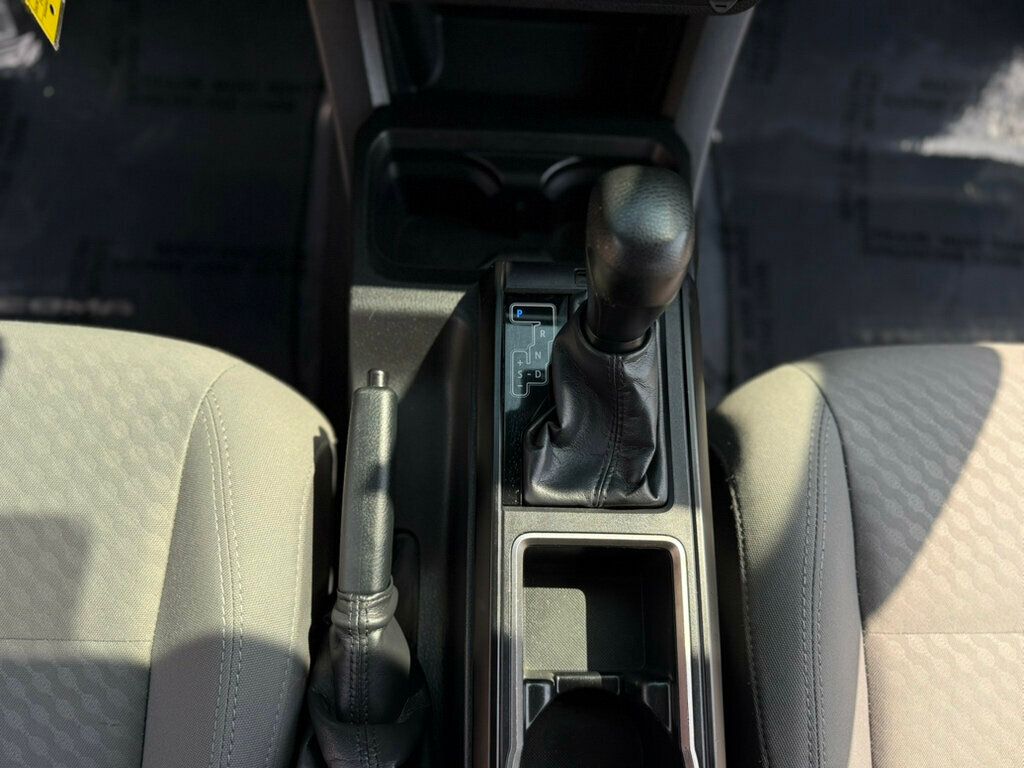 2022 Toyota Tacoma SR Access Cab V6 photo 20