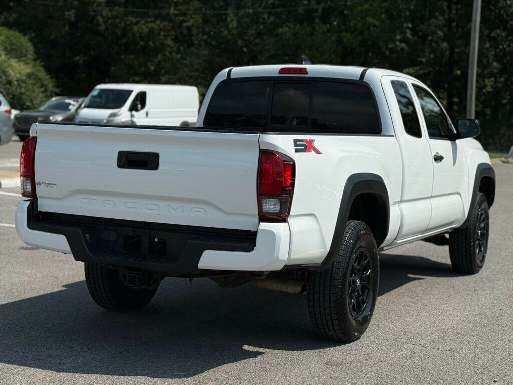 2022 Toyota Tacoma SR Access Cab V6 photo 2