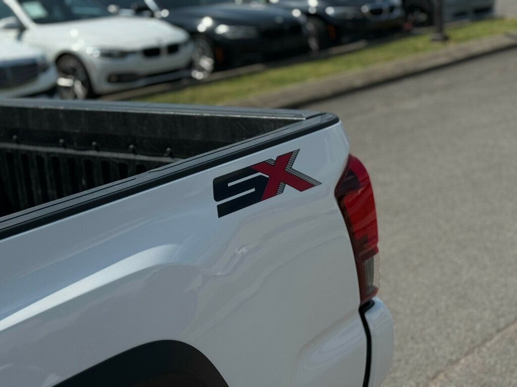 2022 Toyota Tacoma SR Access Cab V6 photo 5