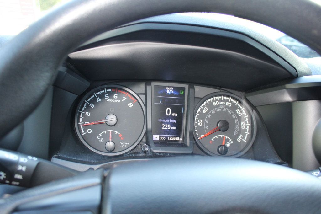 2022 Toyota Tacoma SR Double Cab photo 18