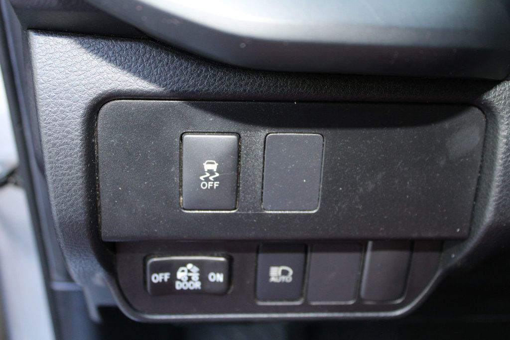 2022 Toyota Tacoma SR Double Cab photo 32