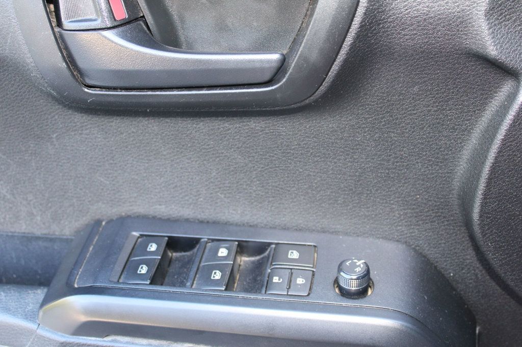 2022 Toyota Tacoma SR Double Cab photo 33