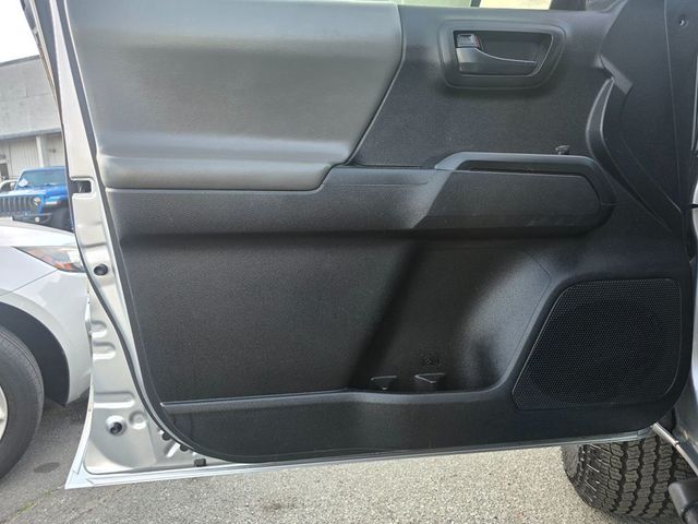 2022 Toyota Tacoma 2WD SR Double Cab 5' Bed I4 Automatic - 22961982 - 9