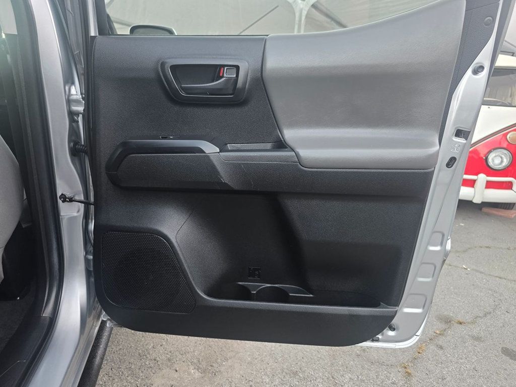 2022 Toyota Tacoma 2WD SR Double Cab 5' Bed I4 Automatic - 22961982 - 22