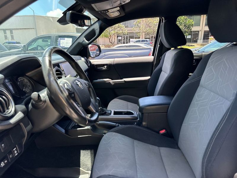 2022 Toyota Tacoma 2WD TRD Off Road Double Cab 5' Bed V6 Automatic - 23020003 - 11