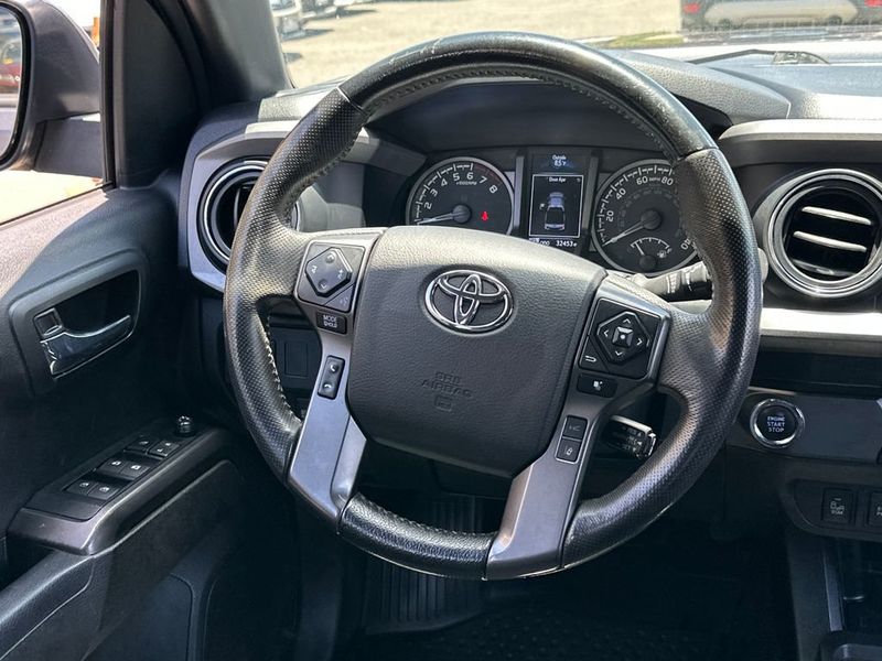 2022 Toyota Tacoma 2WD TRD Off Road Double Cab 5' Bed V6 Automatic - 23020003 - 16