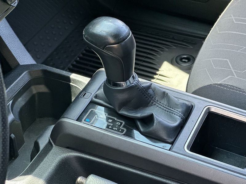 2022 Toyota Tacoma 2WD TRD Off Road Double Cab 5' Bed V6 Automatic - 23020003 - 17