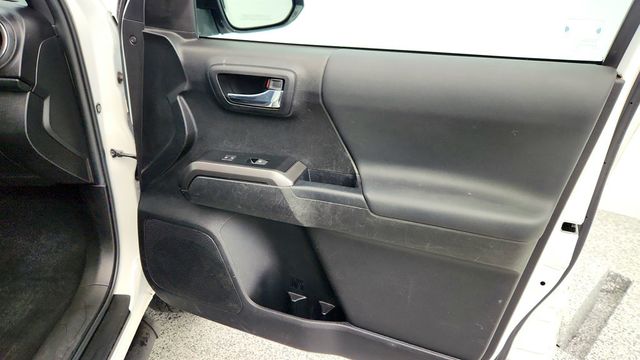 2022 Toyota Tacoma 2WD TRD Sport Access Cab 6' Bed V6 Automatic with Premium Package - 22960805 - 23