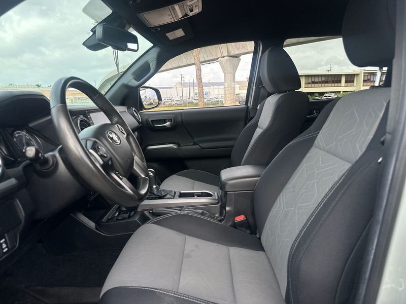 2022 Toyota Tacoma 2WD TRD Sport Double Cab 6' Bed V6 Automatic - 22984248 - 11