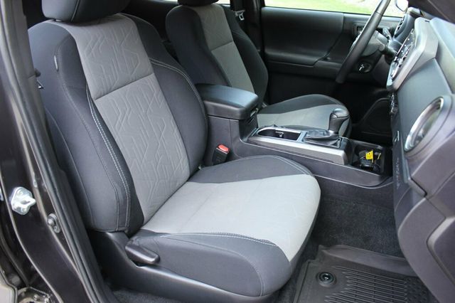 2022 Toyota Tacoma 4WD  - 23017865 - 18