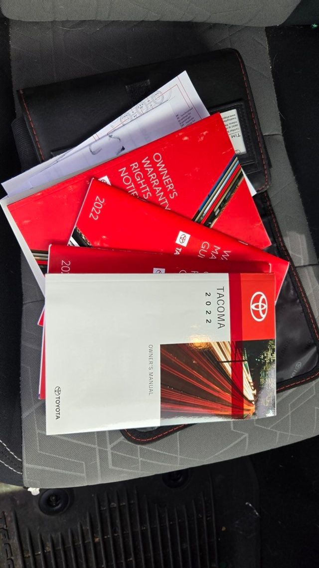 2022 Toyota Tacoma 4WD  - 22941602 - 32