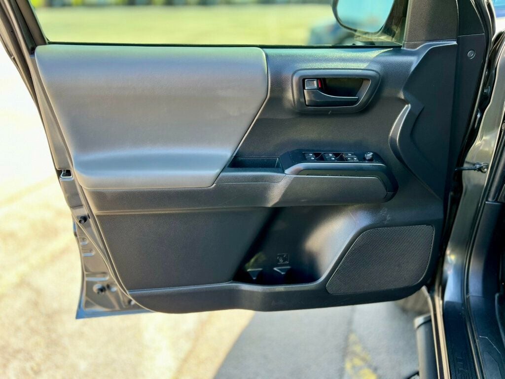 2022 Toyota Tacoma 4x4 Double Cab photo 13