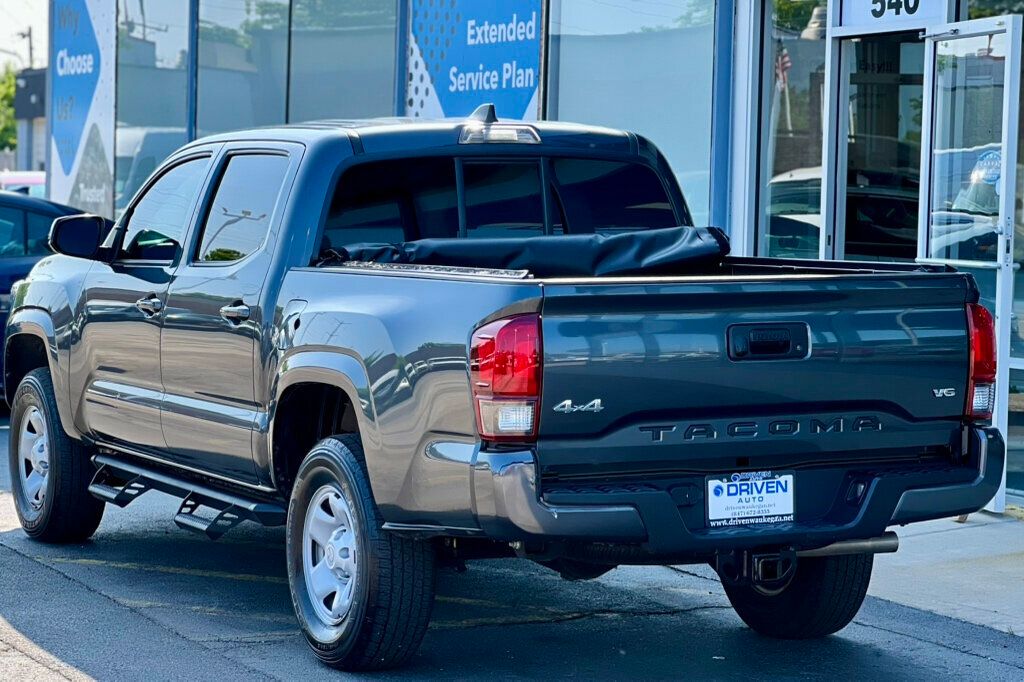 2022 Toyota Tacoma 4x4 Double Cab photo 3