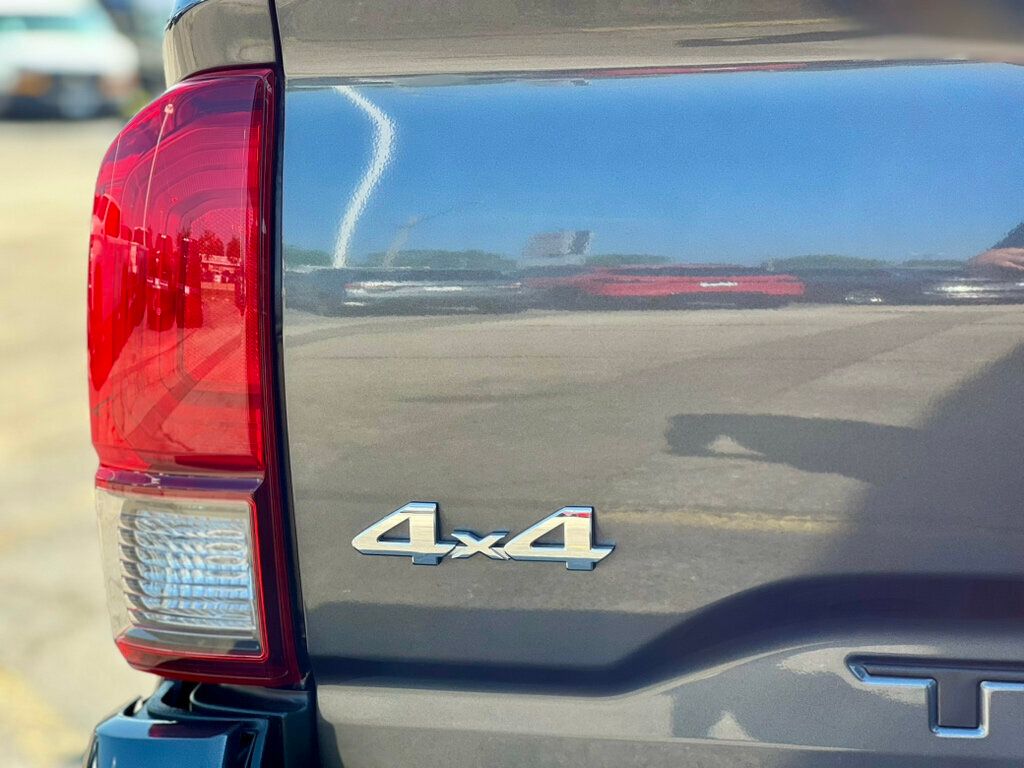 2022 Toyota Tacoma 4x4 Double Cab photo 9
