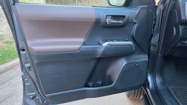 2022 Toyota Tacoma 4WD Limited Double Cab 5' Bed V6 Automatic - 22987511 - 16