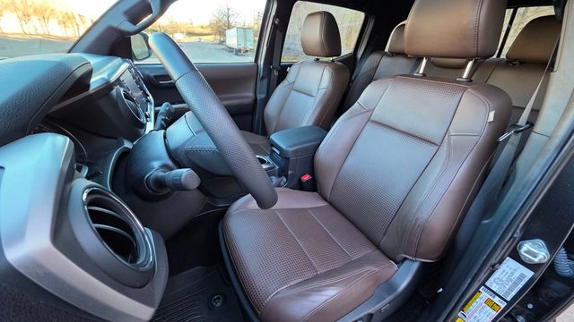2022 Toyota Tacoma 4WD Limited Double Cab 5' Bed V6 Automatic - 22987511 - 19