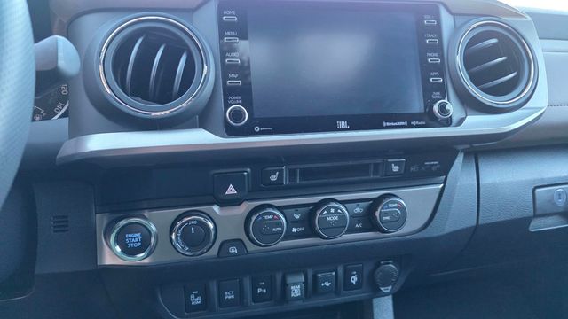 2022 Toyota Tacoma 4WD Limited Double Cab 5' Bed V6 Automatic - 22987511 - 24