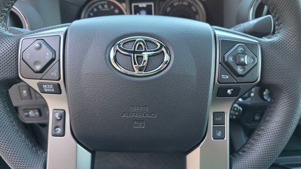 2022 Toyota Tacoma 4WD Limited Double Cab 5' Bed V6 Automatic - 22987511 - 32