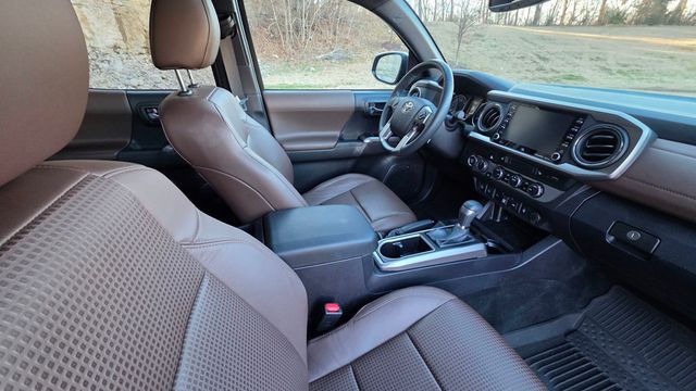 2022 Toyota Tacoma 4WD Limited Double Cab 5' Bed V6 Automatic - 22987511 - 38