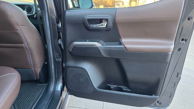 2022 Toyota Tacoma 4WD Limited Double Cab 5' Bed V6 Automatic - 22987511 - 39