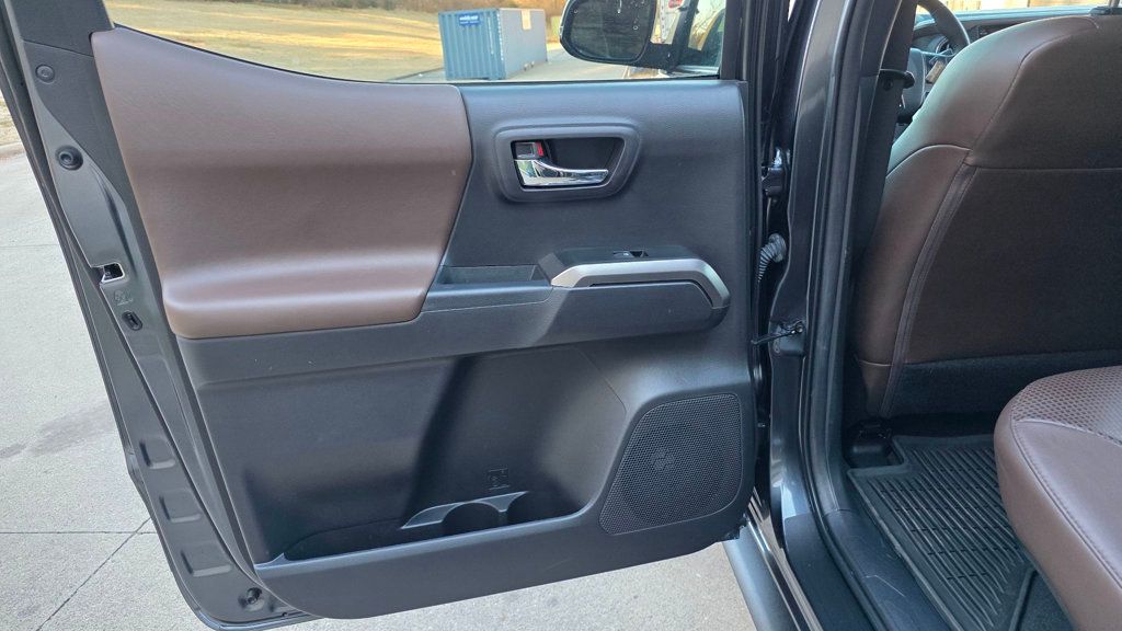 2022 Toyota Tacoma 4WD Limited Double Cab 5' Bed V6 Automatic - 22987511 - 50