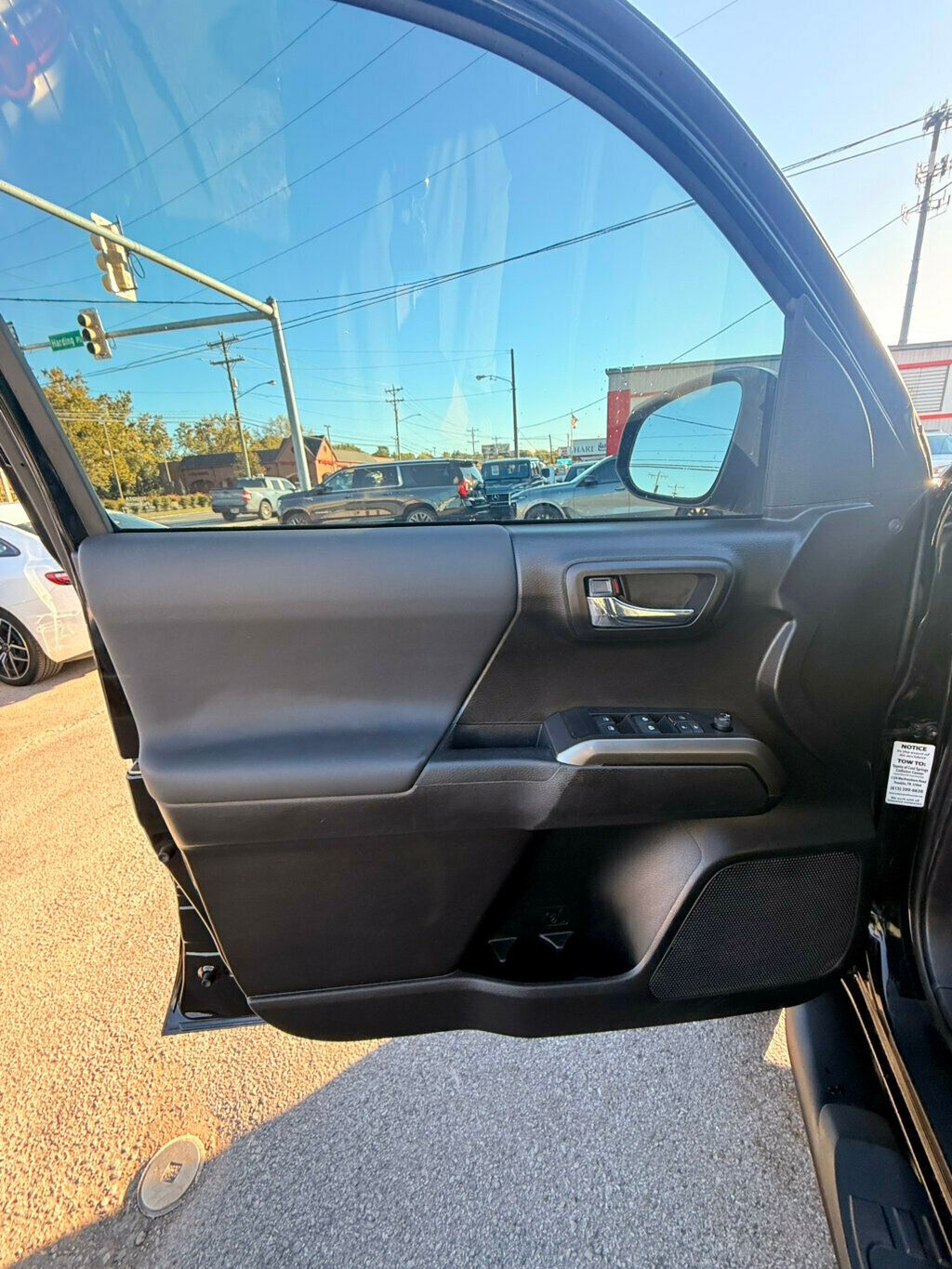 2022 Toyota Tacoma 4WD LocalTrade/TRD-Off-Road/DynamicRadarCruiseControl/BackupCam - 22932091 - 10