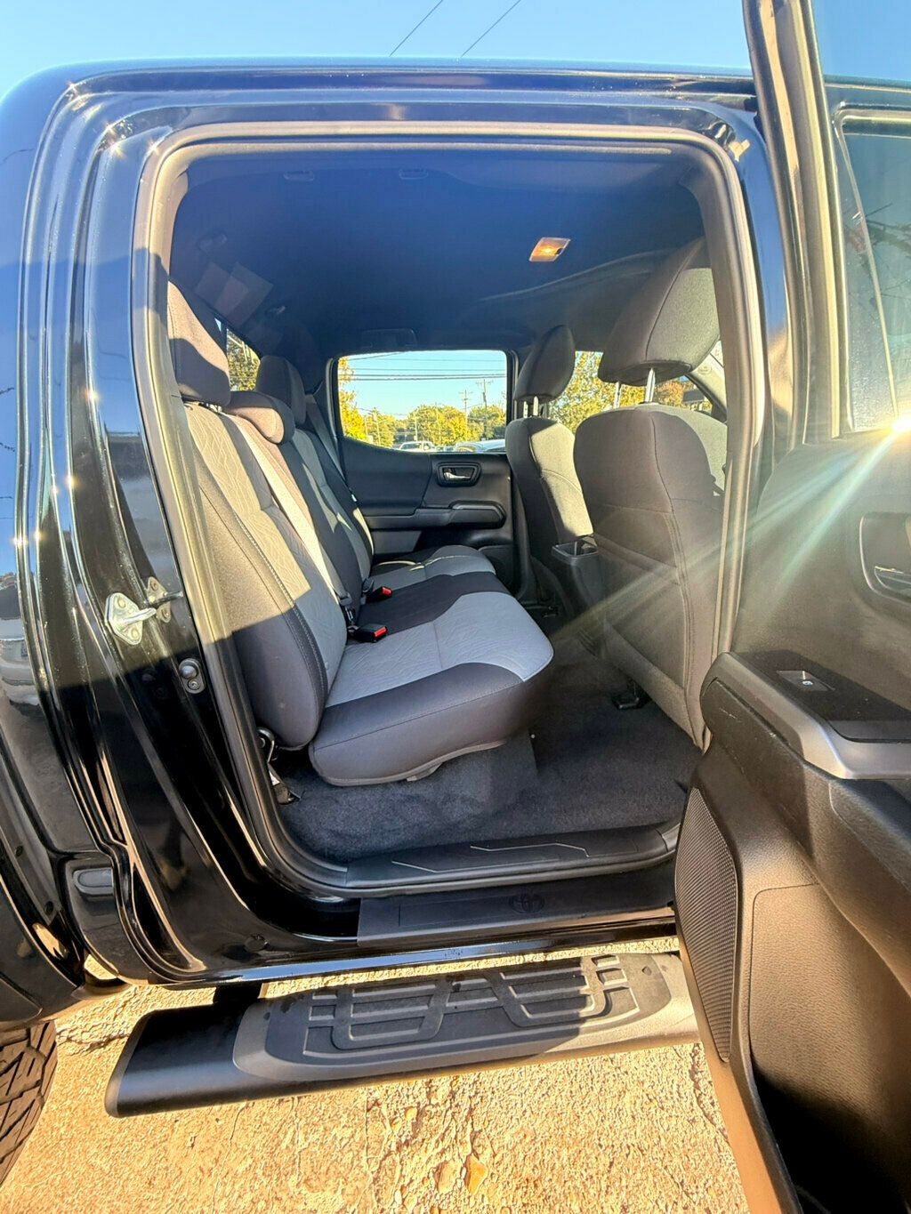 2022 Toyota Tacoma 4WD LocalTrade/TRD-Off-Road/DynamicRadarCruiseControl/BackupCam - 22932091 - 15