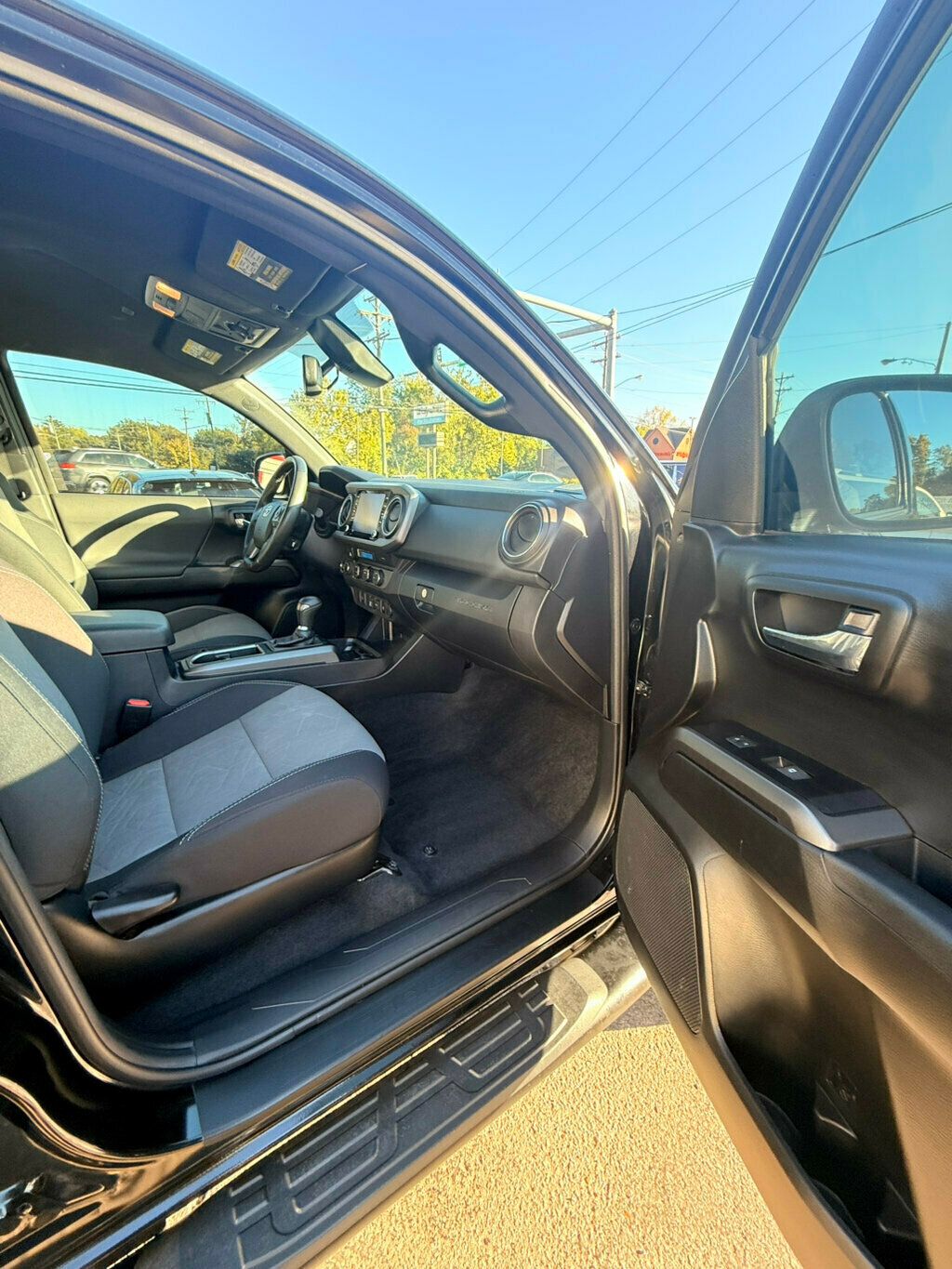 2022 Toyota Tacoma 4WD LocalTrade/TRD-Off-Road/DynamicRadarCruiseControl/BackupCam - 22932091 - 17