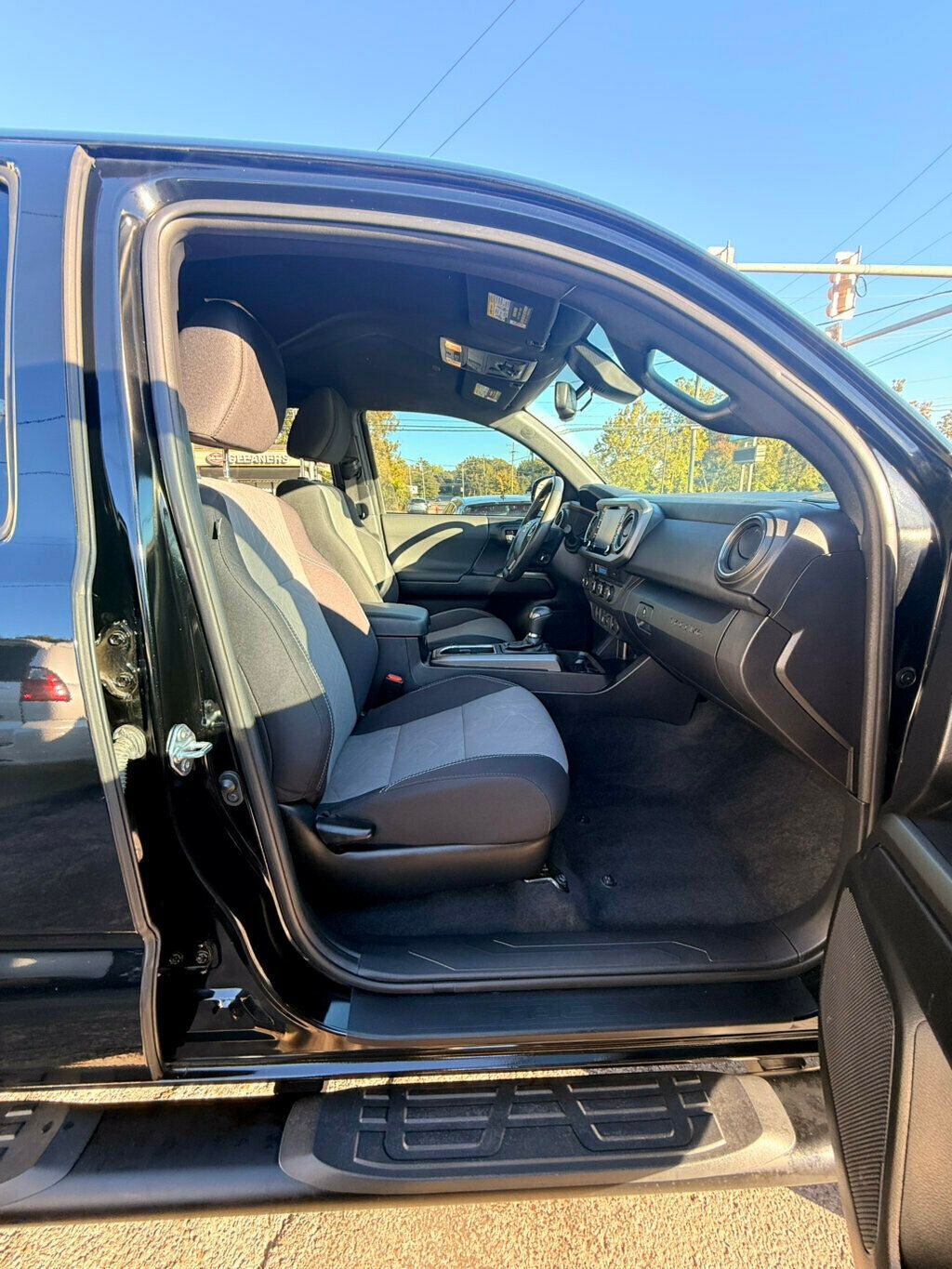 2022 Toyota Tacoma 4WD LocalTrade/TRD-Off-Road/DynamicRadarCruiseControl/BackupCam - 22932091 - 18