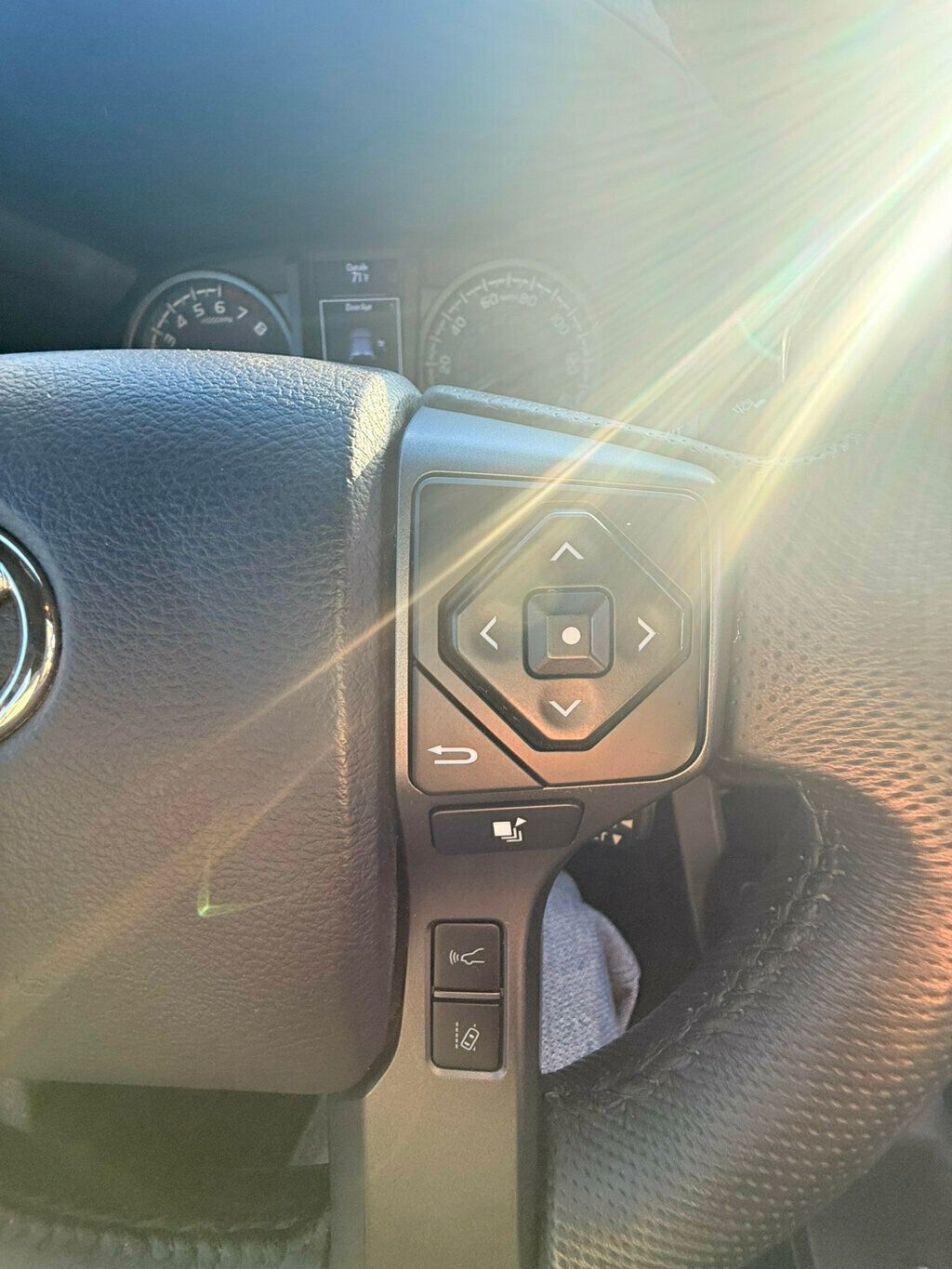 2022 Toyota Tacoma 4WD LocalTrade/TRD-Off-Road/DynamicRadarCruiseControl/BackupCam - 22932091 - 22