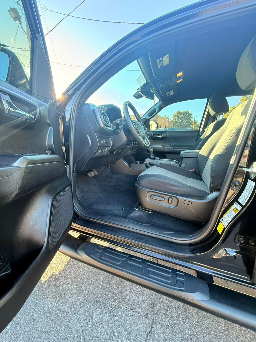 2022 Toyota Tacoma 4WD LocalTrade/TRD-Off-Road/DynamicRadarCruiseControl/BackupCam - 22932091 - 8