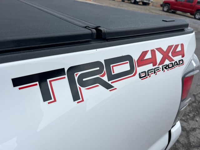 2022 Toyota Tacoma 4WD ONE OWNER / CLEAN CARFAX - 22967076 - 9
