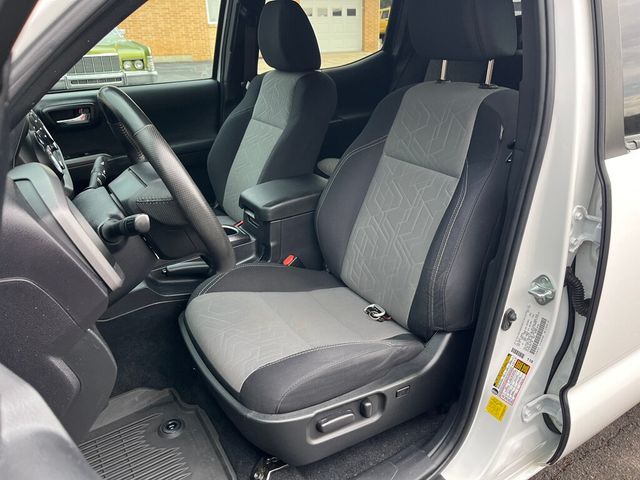 2022 Toyota Tacoma 4WD ONE OWNER / CLEAN CARFAX - 22967076 - 21