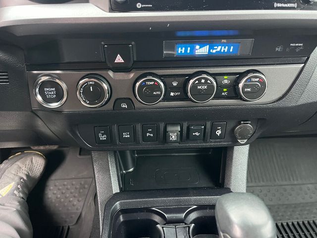 2022 Toyota Tacoma 4WD ONE OWNER / CLEAN CARFAX - 22967076 - 32