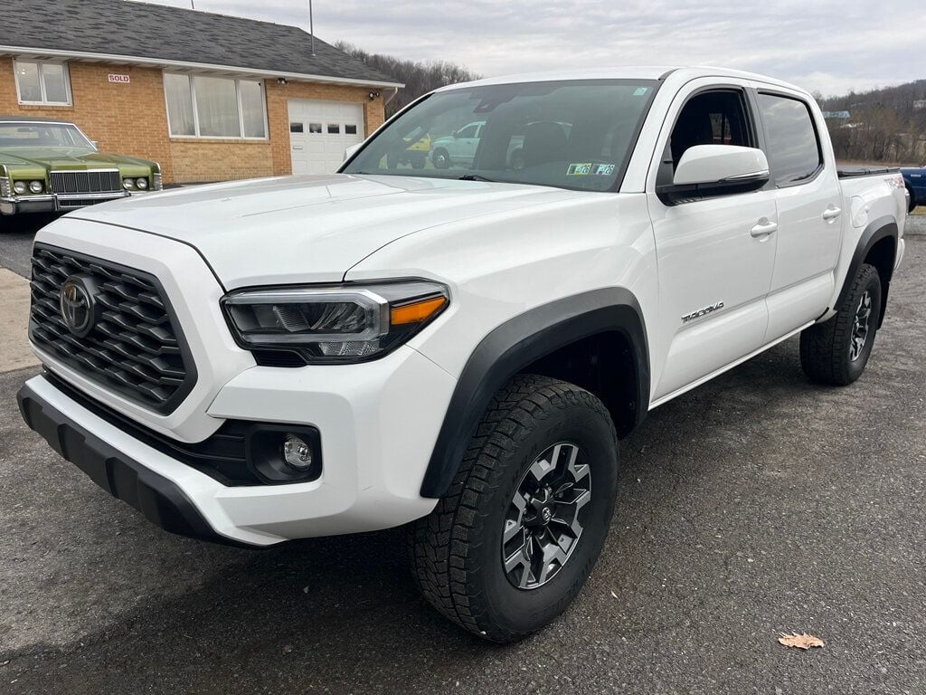 2022 Toyota Tacoma 4WD ONE OWNER / CLEAN CARFAX - 22967076 - 6