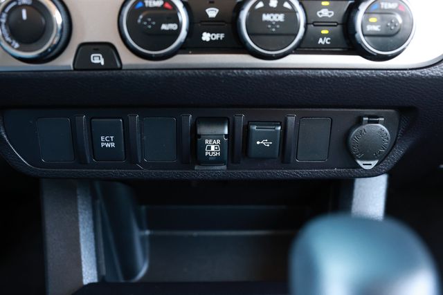 2022 Toyota Tacoma 4WD SR5 Double Cab 5' Bed V6 Automatic - 22989317 - 36