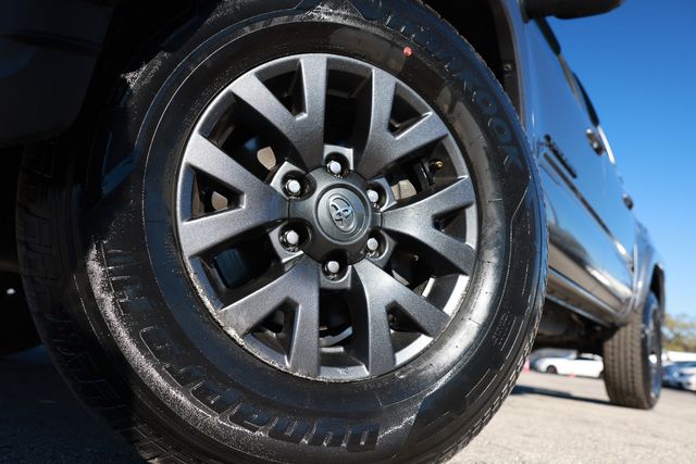 2022 Toyota Tacoma 4WD SR5 Double Cab 5' Bed V6 Automatic - 22989317 - 40